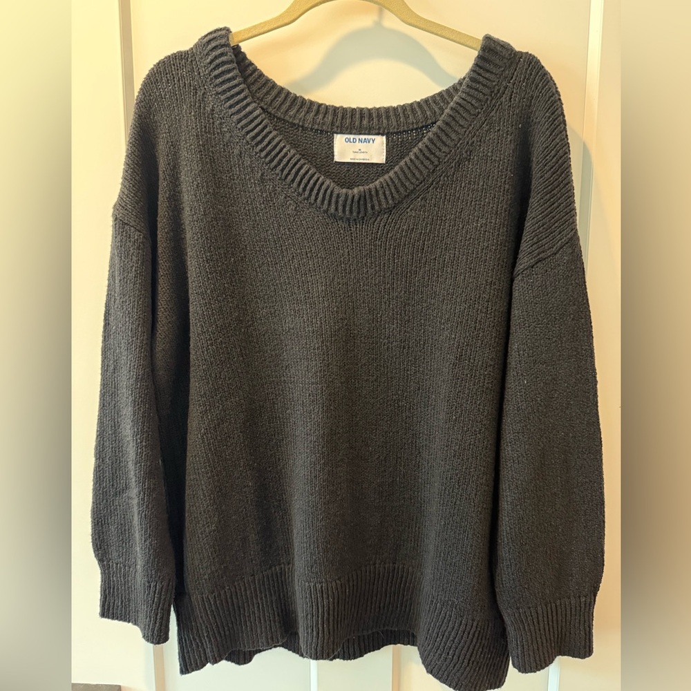 Old Navy Women’s V-Neck Sweater